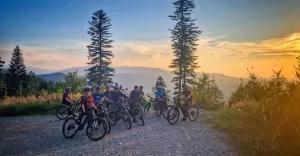 #AktywnaŚroda z lajtową wycieczką MTB. Jedziemy na zachód słońca na Skrzyczne